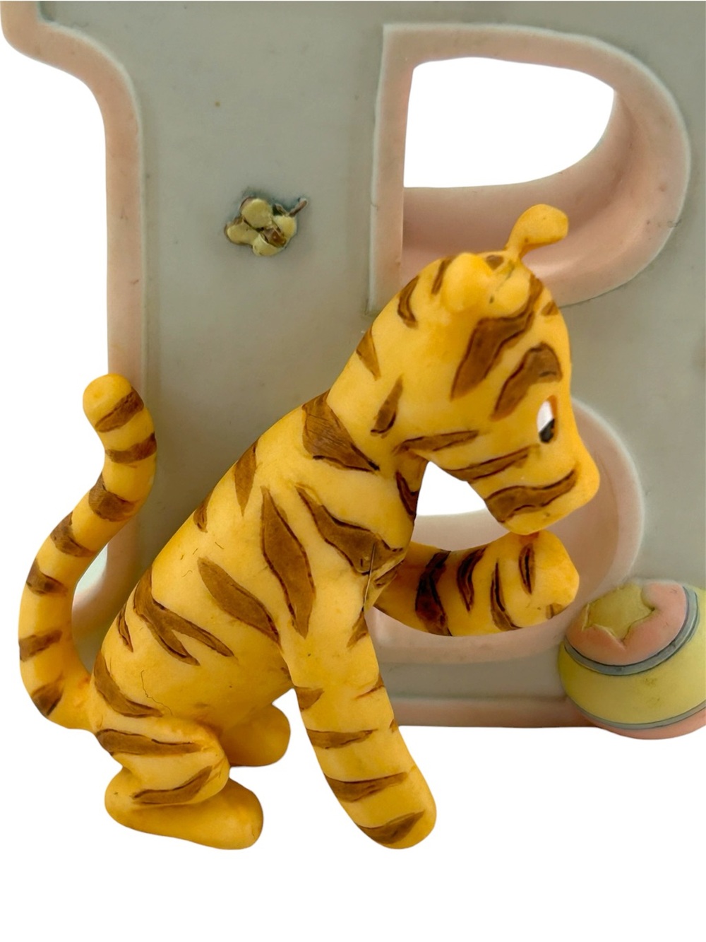 Pooh’s Alphabet - Letter “B” Classic Pooh Tigger, Hunny, and Bees Figure READ - Picture 5 of 10